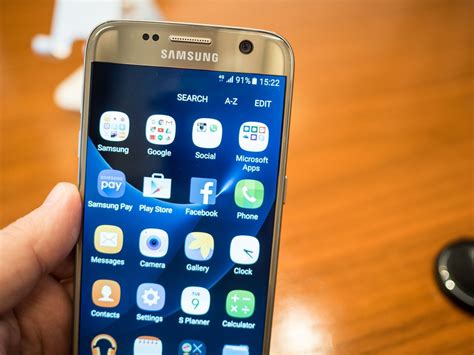 Galaxy S7 regains a microSD card — but shuns adoptable storage.